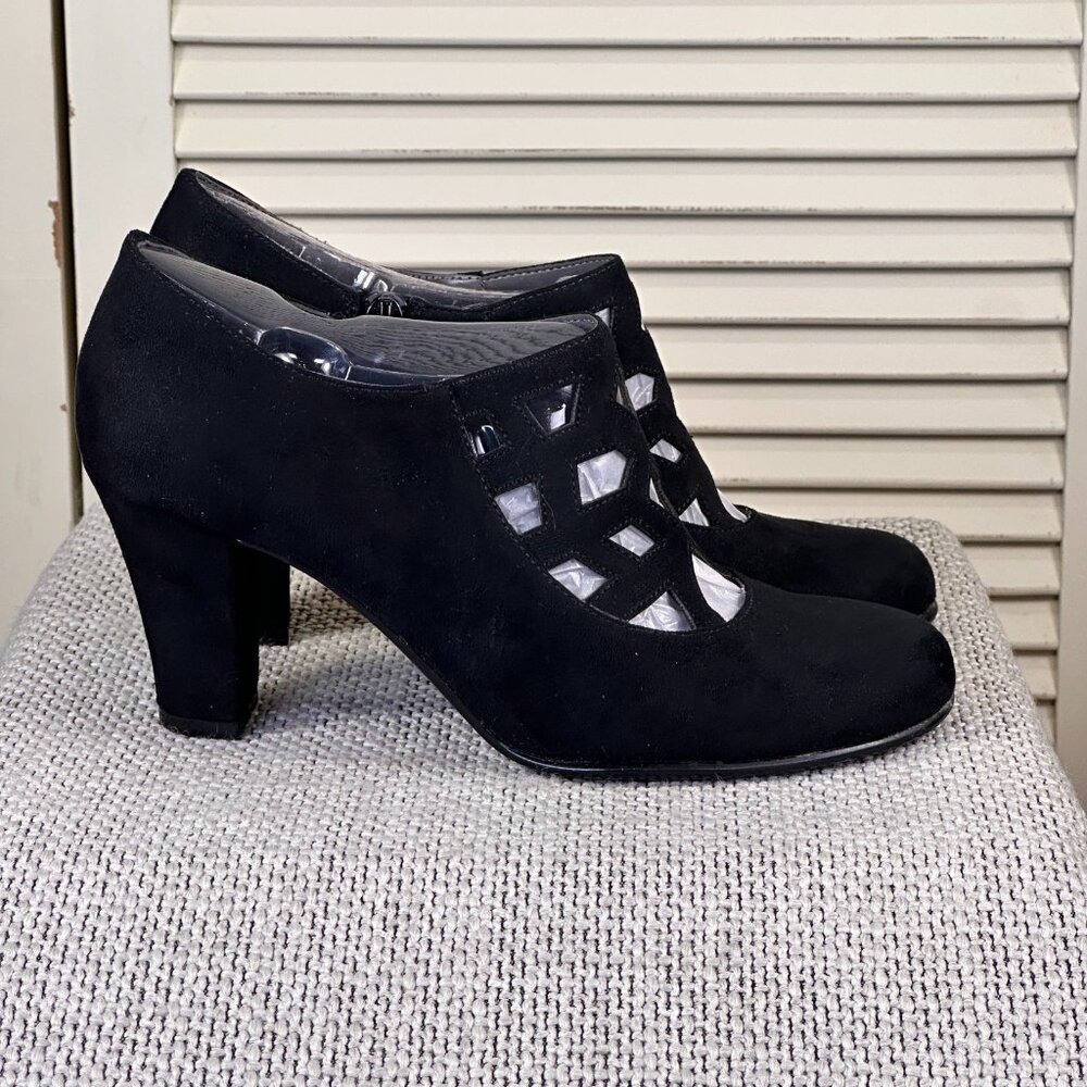 Aerosoles Vintage Black Vegan Suede Zip Up Casual Low Ankle Bootie Heel Size 7.5 - Picture 3 of 8